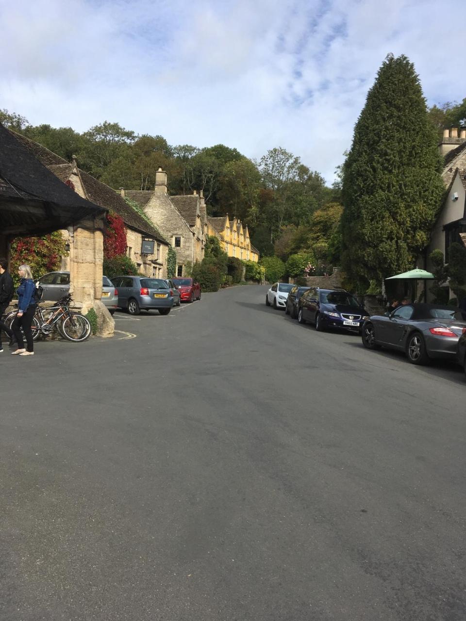 Great Ashley Farm Bed And Breakfast & Shepherds Huts Bradford-On-Avon ภายนอก รูปภาพ